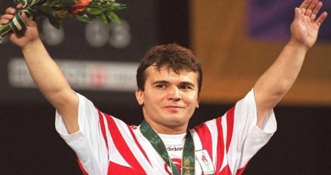 Naim Süleymanoğlu Hayatını Kaybetti