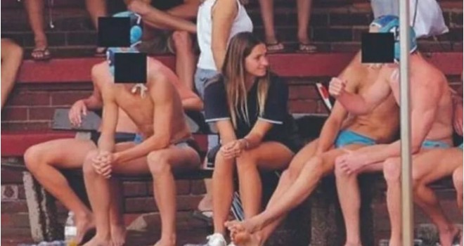 Skandal olay! Beş öğrencisiyle birlikte oldu