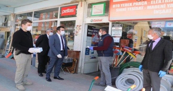 Ulaş'ta maske dağıtıldı