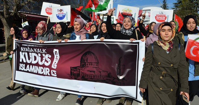 Liseli Öğrenciler Kudüs İçin Yürüdü