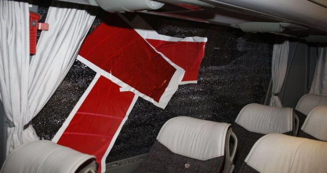 Takım Otobüsüne Taşla Saldırdılar