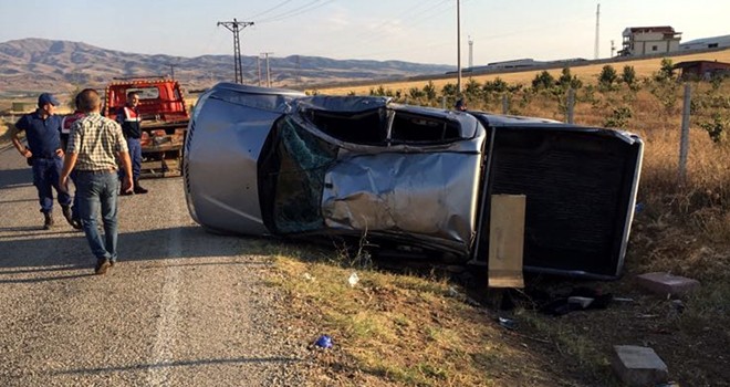 Kamyonet Şarampole Devrildi! Ölü ve Yaralılar Var