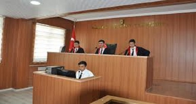 Sınıf mahkeme salonu oldu
