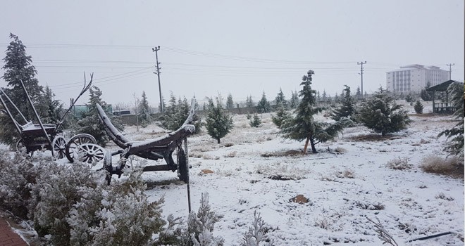 Karaman'a Yılın İlk Karı Yağdı