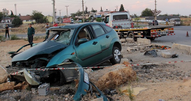 Araç Çekicisine Çarpan Sürücü Hayatını Kaybetti