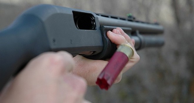 Annesini Av Tüfeği İle Vurdu