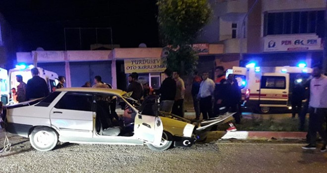 İki otomobil çarpıştı! 5 yaralı