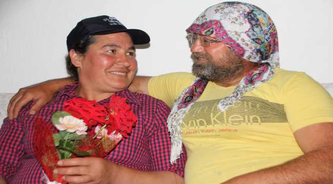 Anneler Günü'nde kayınvalidesinin kılığına giren koca gülümsetti
