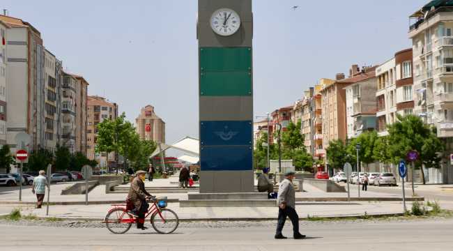Bursa ile çevre illerde 65 yaş ve üzeri vatandaşlar yeniden sokağa çıktı