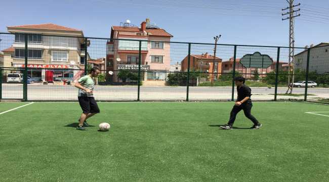 Konya'da 15-20 yaş grubu gençler uzun zaman sonra sokağa çıktı