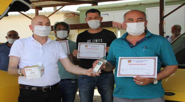 Serik'te taksi ve ve duraklar dezenfekte edildi
