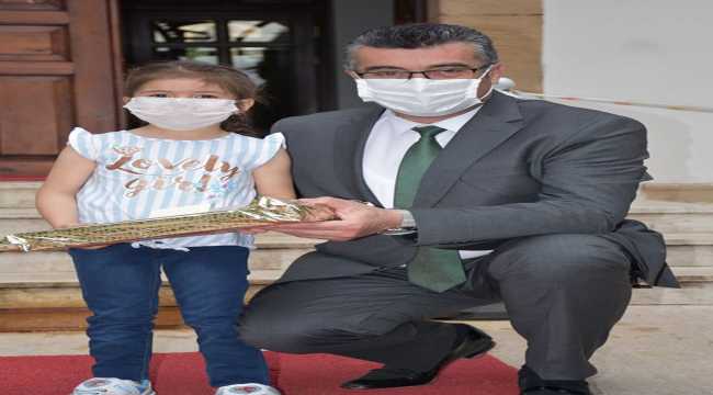 23 Nisan yarışmasında dereceye giren öğrencilere ödülleri verildi 