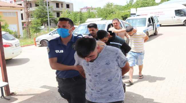 Adana'da uyuşturucu operasyonu: 5 gözaltı 