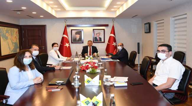 Adana Valisi Süleyman Elban, İl Pandemi Kurulu'yla görüştü
