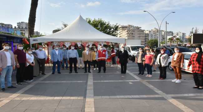 Kadın Kollarından kan bağışı