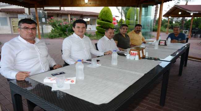 Deveciler Derneği üyeleriyle bir araya geldi