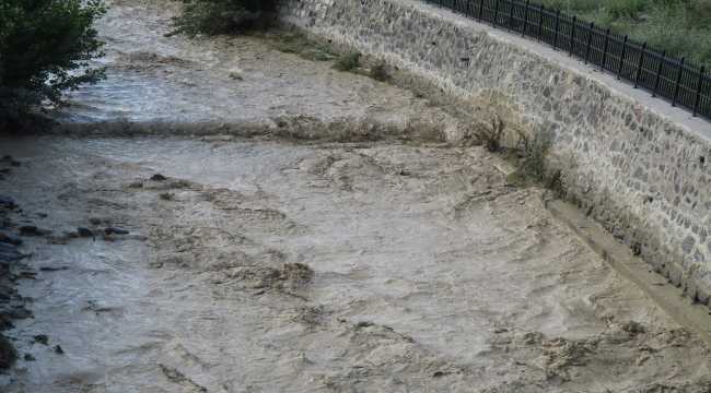 Beypazarı'nda yoğun sağanak hasara sebep oldu 