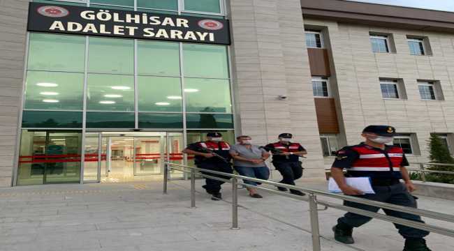 Karamanlıda Mazot, akü ve su motoru çaldılar