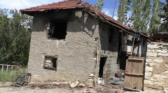 Eskişehir'de evde çıkan yangında bir kişi hayatını kaybetti