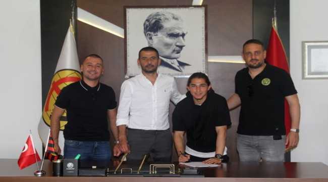 Eskişehirspor, Talha Erdoğan ile sözleşme yeniledi