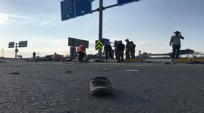 GÜNCELLEME - Konya'da tarım işçilerini taşıyan minibüs ile tır çarpıştı: 7 ölü, 11 yaralı
