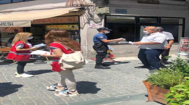 Hatay'da polis maske dağıttı 