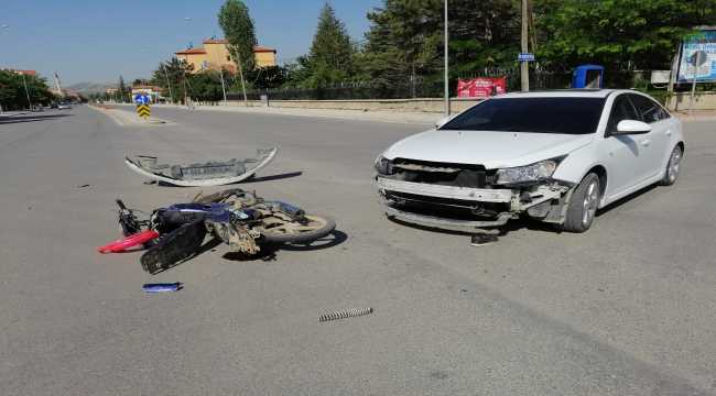 Ilgın'da otomobil ile motosiklet çarpıştı: 1 yaralı