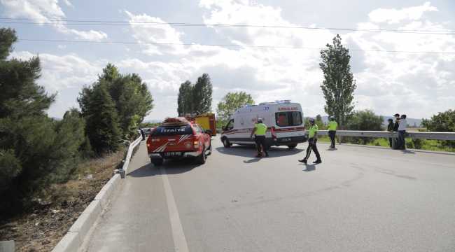 Isparta'da otomobil şarampole devrildi: 3 yaralı