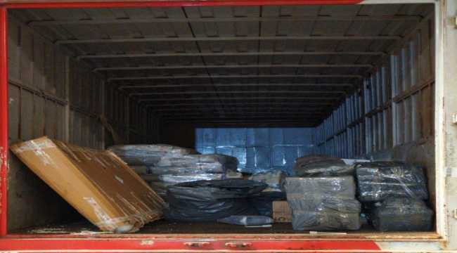 Kargoda kaçak sigara ve telefon çıktı