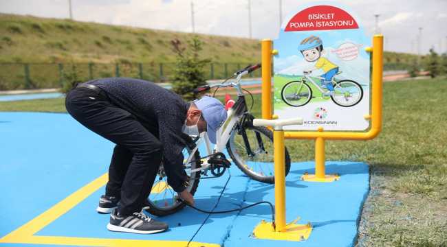 Kayseri'de parklara bisiklet pompa istasyonu yerleştirdi
