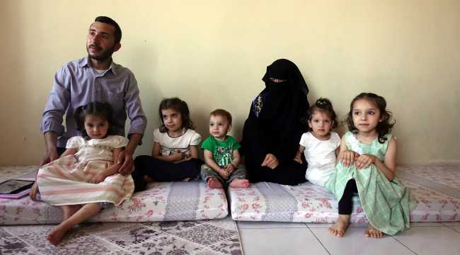 Küçük kızlarının sessiz dünyasına 