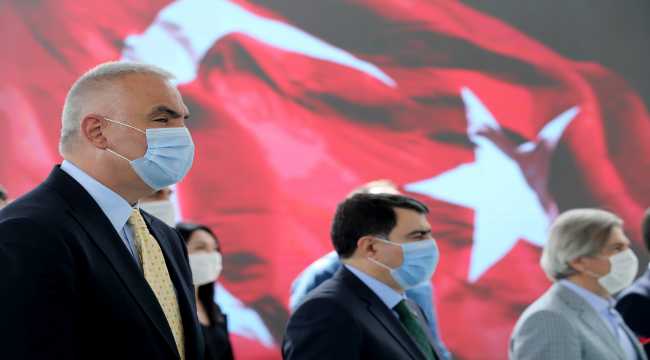 Kültür ve Turizm Bakanı Ersoy, Türkiye'nin ilk üç AVM kütüphanesinin açılışında konuştu: 