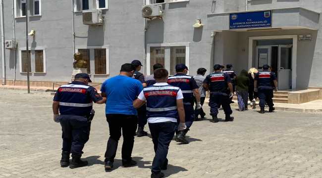 Mersin'de fuhuş operasyonu 9 zanlıdan 3'ü tutuklandı
