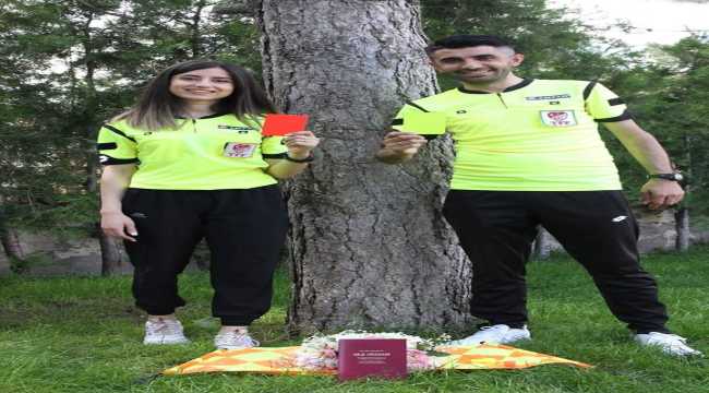 Müsabakada tanışan hakemler dünya evine girdi