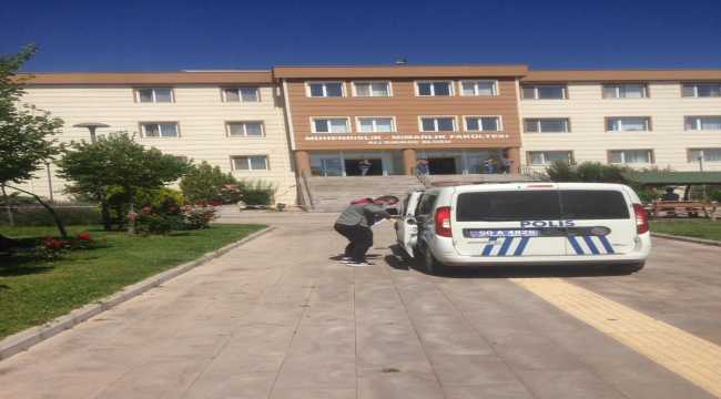 Nevşehir'de kimliğini evde unutan öğrenciyi sınava polis yetiştirdi