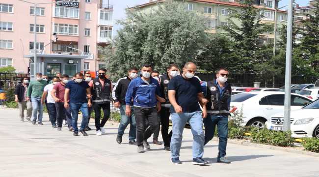 Niğde merkezli FETÖ operasyonunda yakalanan 8 şüpheli adliyeye sevk edildi