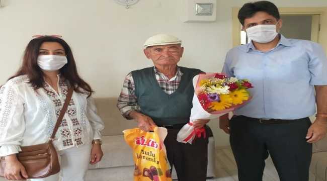 Serik'te şehit babalarına babalar günü ziyareti 