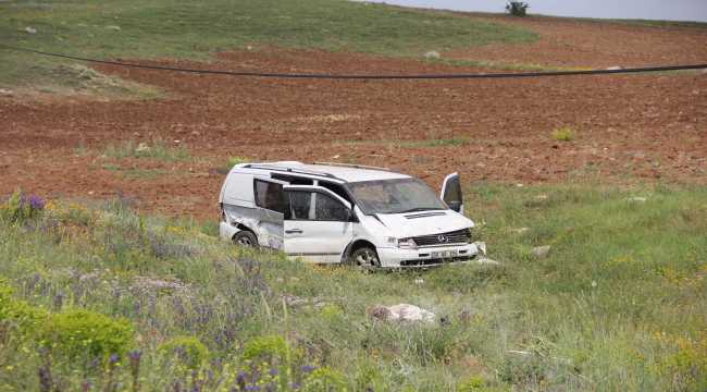 Devrilen aracın sürücüsü yaralandı