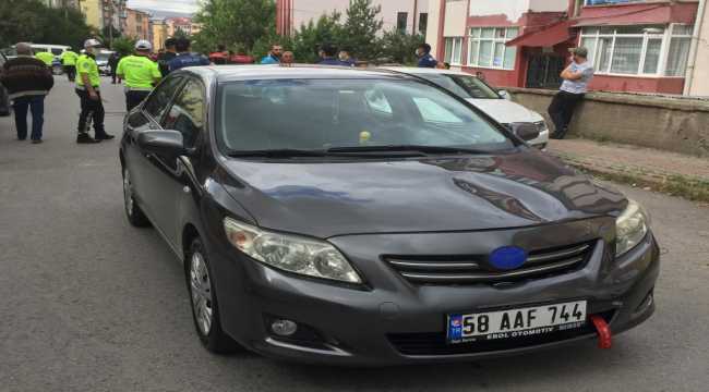 Sivas'ta otomobilin çarptığı çocuk ağır yaralandı