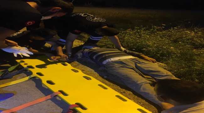 Tarsus'ta traktörün altında kalan sürücü yaralandı
