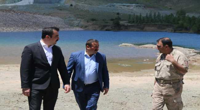 Ulaş Kaymakamı Akköz, sulama göletinde incelemede bulundu 