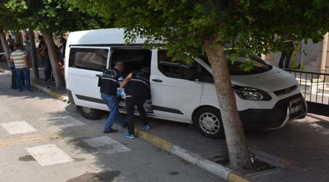 Adana Adliyesi önünde çıkan silahlı kavgada 3'ü çocuk 6 kişi yaralandı