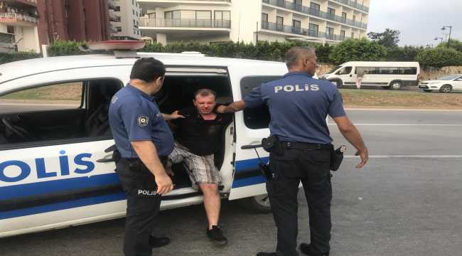 Adana'da 112 ekiplerine saldıran 2 kişi gözaltına alındı
