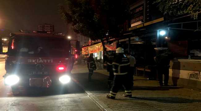 Adana'da kundaklanan iş yerinde hasar oluştu