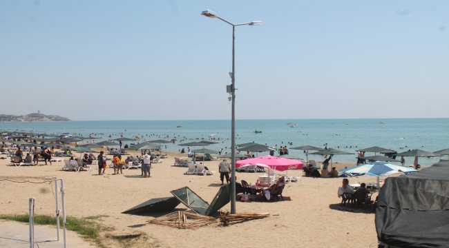 Adana'da sıcak hava, sahile akın ettirdi
