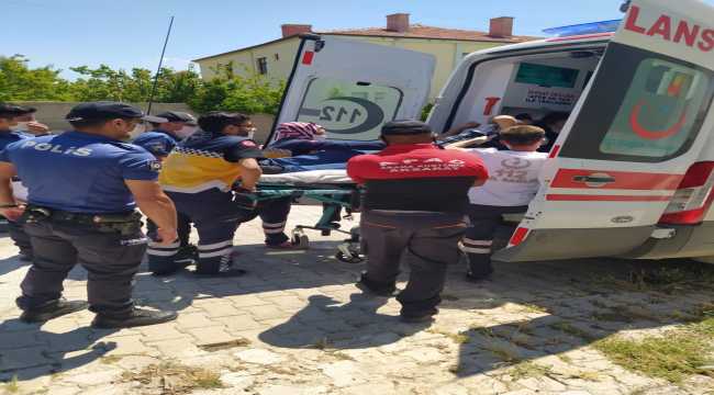 Aksaray'da koluna bahçe kapısının demiri saplanan engelli genç AFAD ekiplerince kurtarıldı
