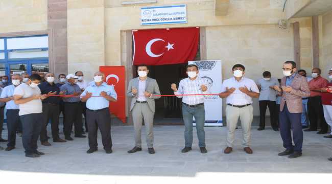 Çağlayancerit'te Rıdvan Hoca Gençlik Merkezi açıldı