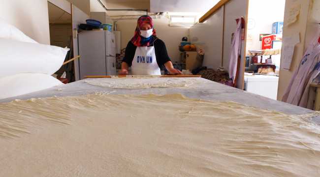 Çubuk'ta tatlıcıların Kurban Bayramı mesaisi