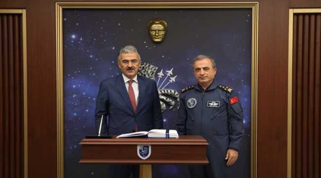 Eskişehir Valisi Ayyıldız'dan Orgeneral Gülan'a ziyaret