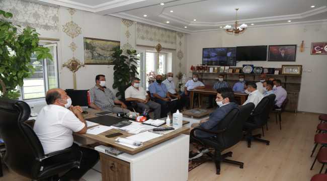 Halkapınar'da Kaymakam ve Belediye Başkanı muhtarlarla bir araya geldi